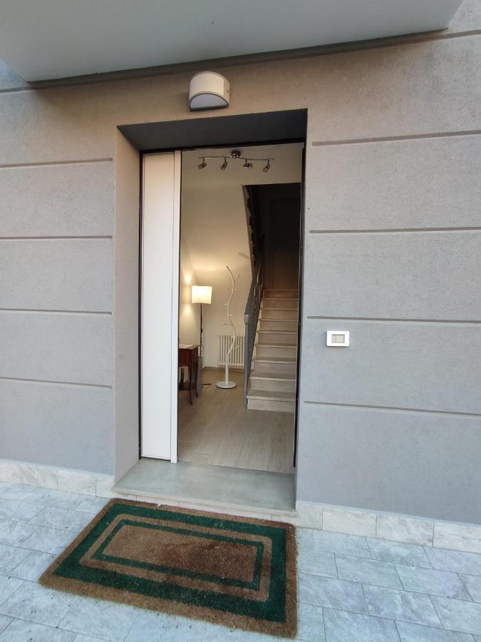 Grigio Perla Panigale, Villetta Con Giardino E Parcheggio Privato Fino A Tre Posti Auto - Un Oasi Di Tranqullita Bologna Exterior foto